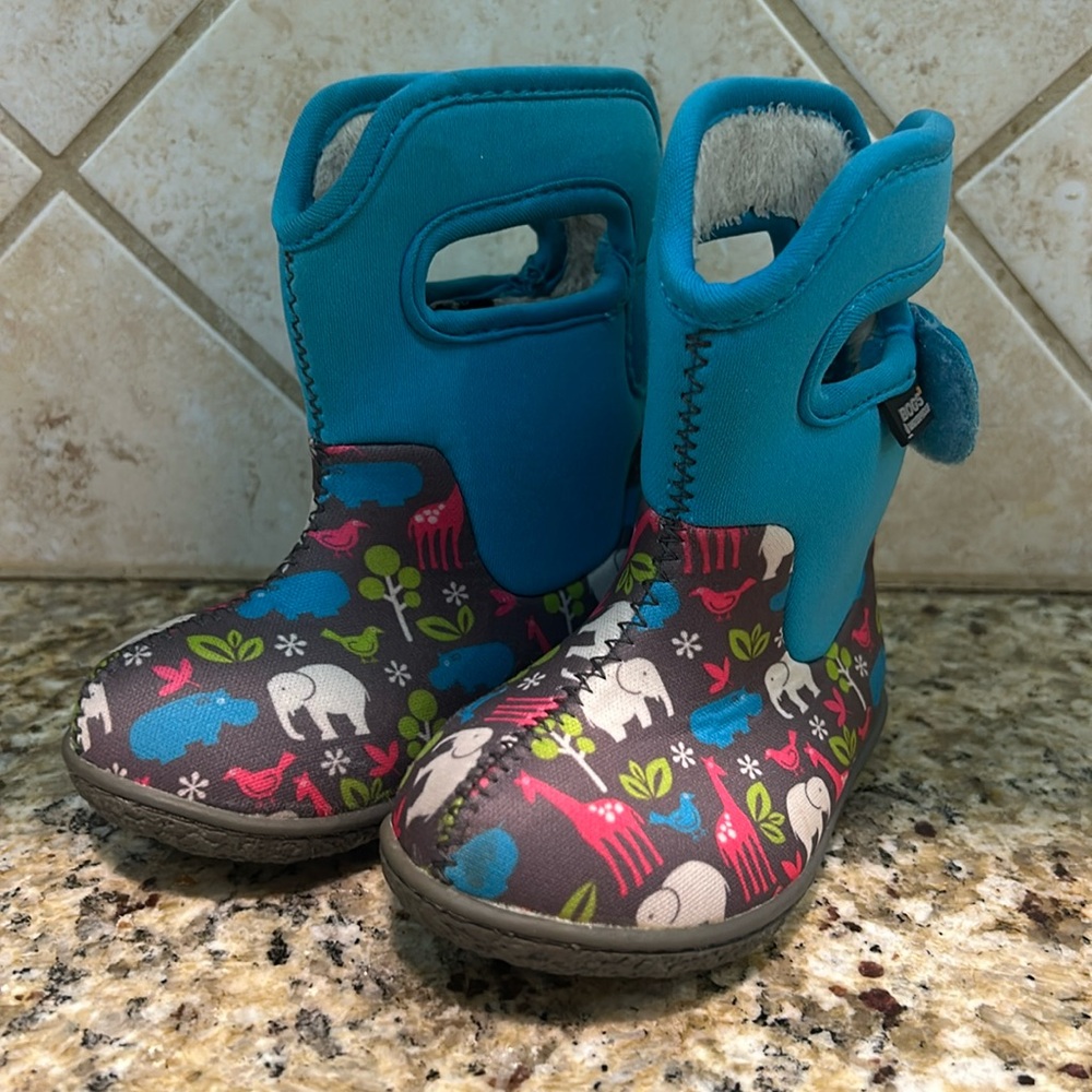 Bogs waterproof infant boots.  Infant size 5
